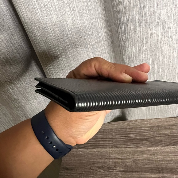 Louis Vuitton Black Epi Porte feiulle Brazza Long Wallet - Picture 7 of 11